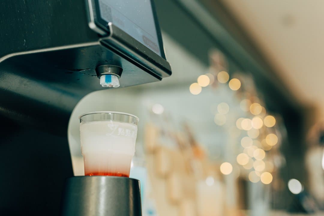 The robot bartender serving a drink automatically in about 13 seconds
