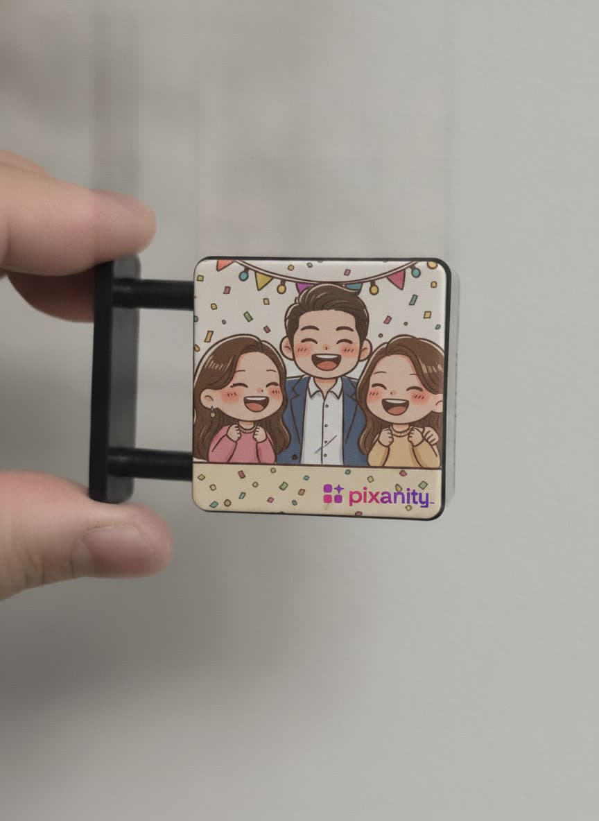 Real shot: the illustrated panel and the magnetic stand
