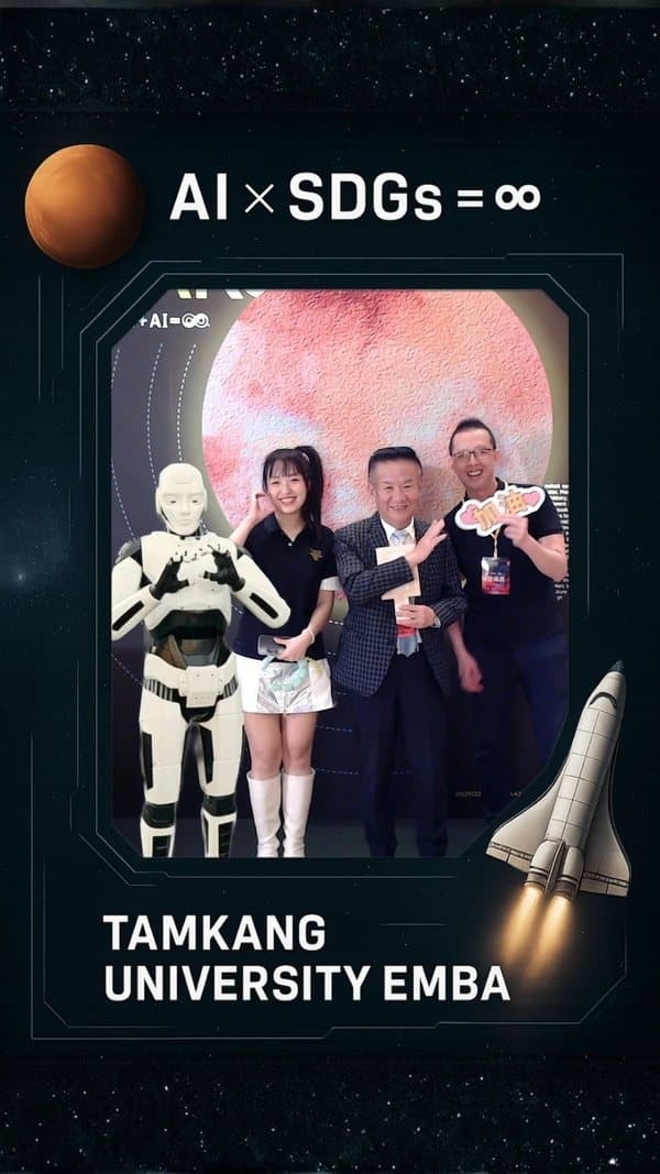 A keepsake photo card with the AI robot character at an EMBA forum