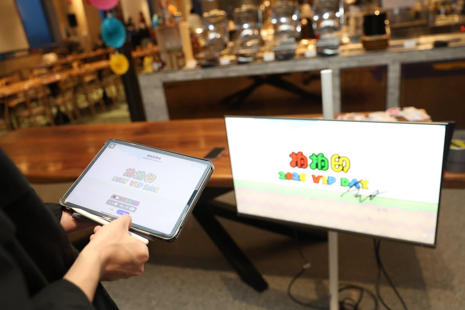 Digital Signature Wall vs Video Guestbook (Singapore Events)